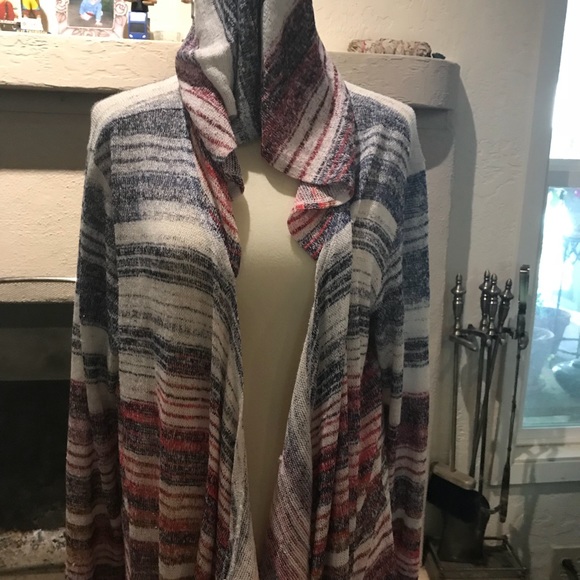 Light over up long sleeve. - Picture 3 of 4